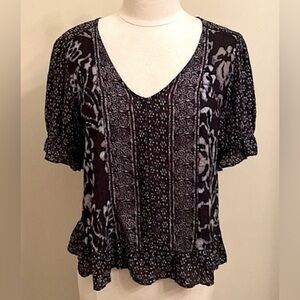 Lucky Brand Gray White Mixed Media V-Neck Short Sleeve Ruffled Hem Soft Top SZ M